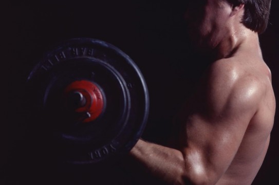 Muscle-Man-Bicep-Curls-Weights
